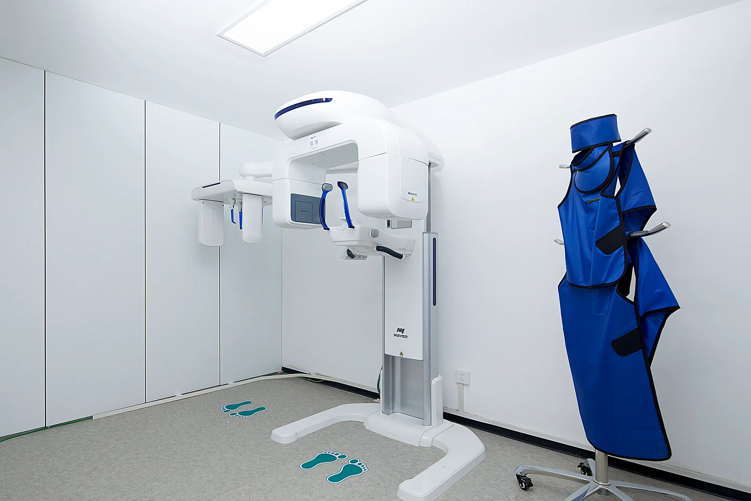 萌小牙口腔 CBCT 影像检查室，影像设备与防护用品