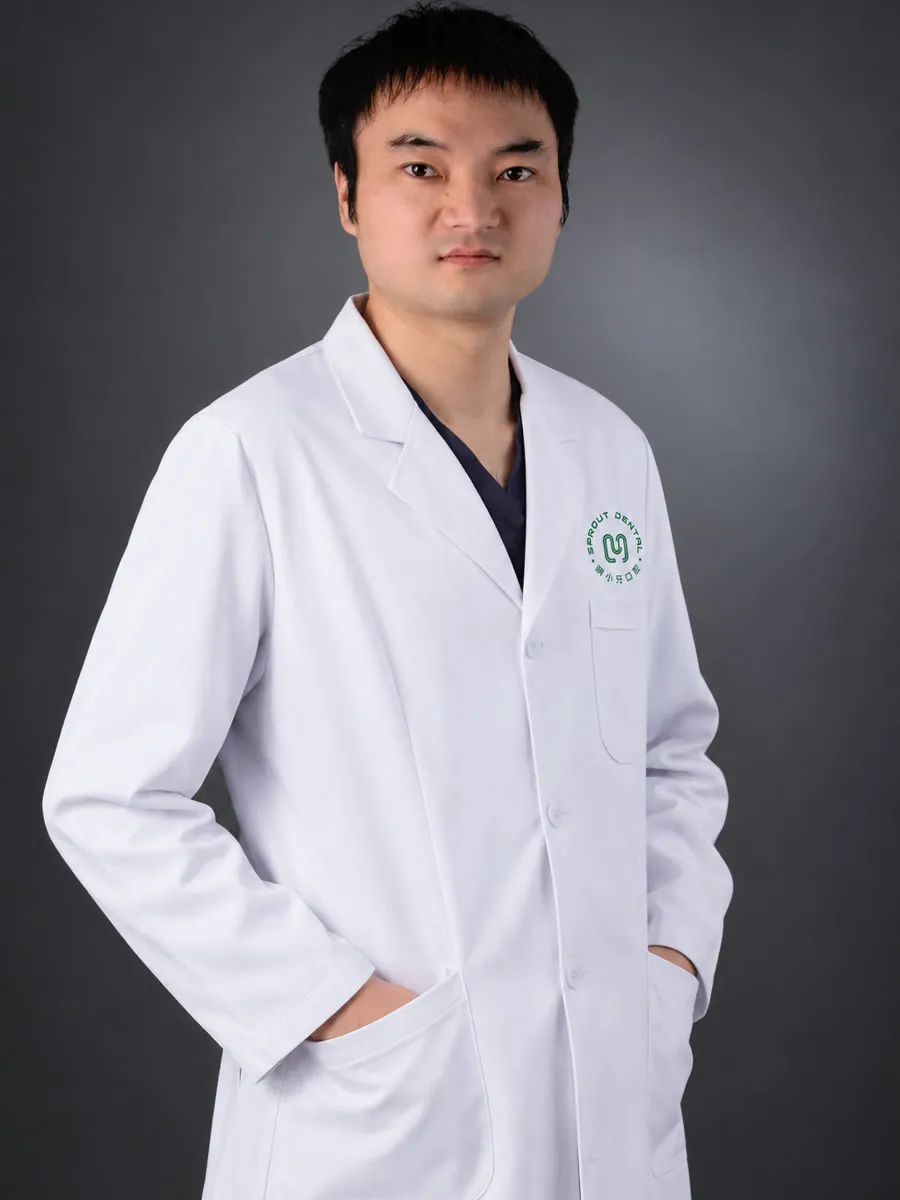 西安萌小牙口腔尚杰医生职业照