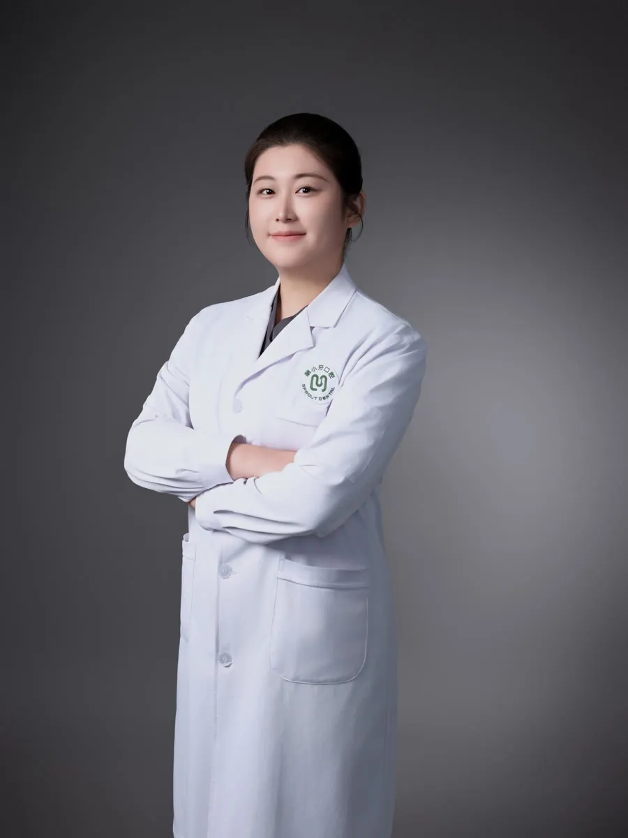 西安萌小牙口腔杨柳青医生职业照